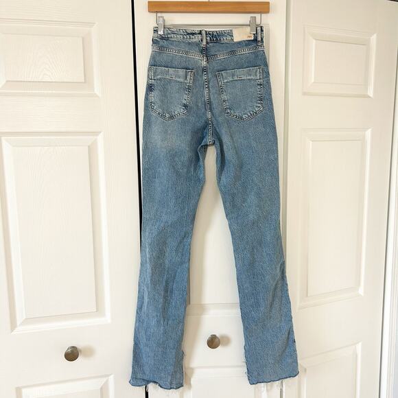 Zara High Rise Distressed Split Hem Jeans Light Wash Women’s Size 4 EUC - Picture 9 of 10